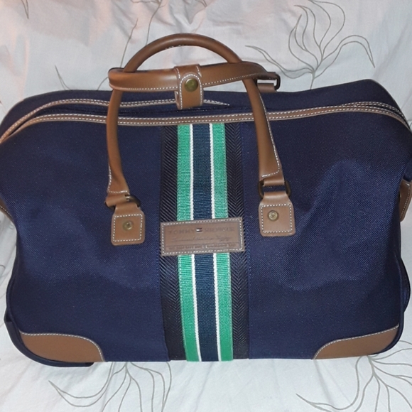 Tommy Hilfiger Other - Tommy Hilfiger expandable rolling luggage